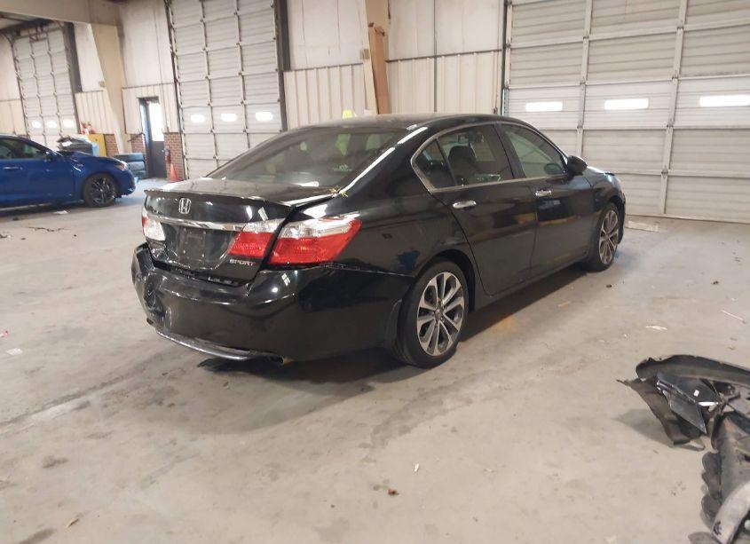 Photo 4 of 2015 Honda Accord SPORT (VIN 1HGCR2F5XFA003879)