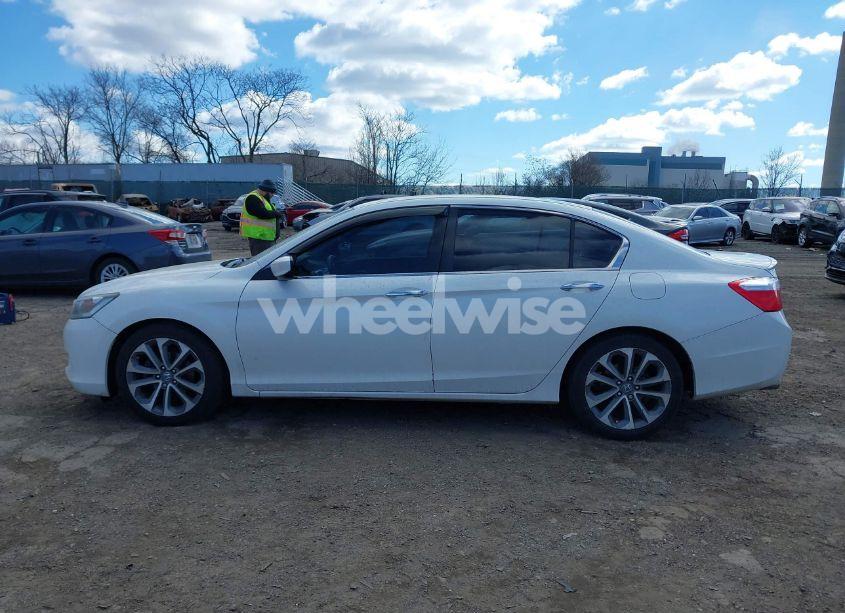 Photo 13 of 2015 Honda Accord SPORT (VIN 1HGCR2F5XFA008984)