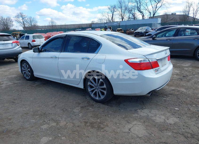 Photo 3 of 2015 Honda Accord SPORT (VIN 1HGCR2F5XFA008984)