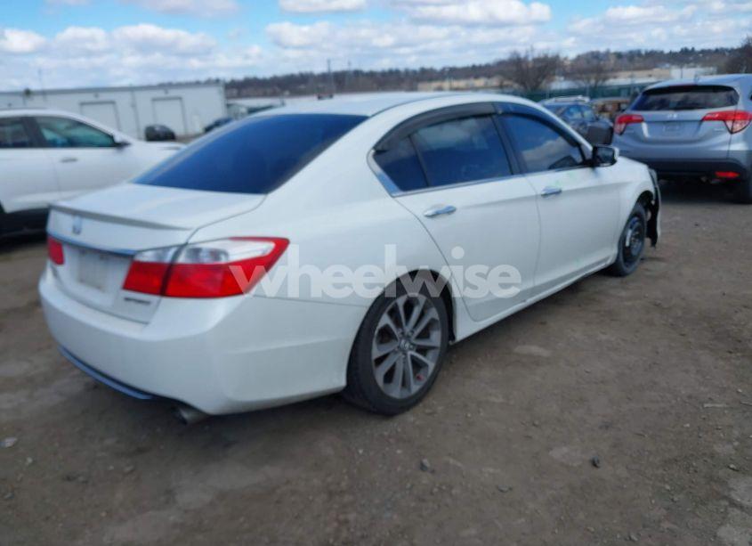Photo 4 of 2015 Honda Accord SPORT (VIN 1HGCR2F5XFA008984)