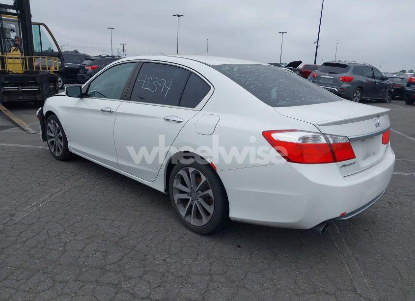 Photo 3 of 2015 Honda Accord SPORT (VIN 1HGCR2F5XFA022769)