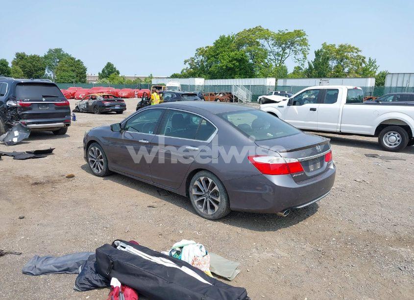 Photo 3 of 2015 Honda Accord SPORT (VIN 1HGCR2F5XFA055660)