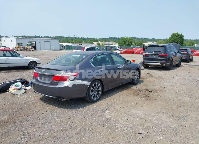 Photo 4 of 2015 Honda Accord SPORT (VIN 1HGCR2F5XFA055660)