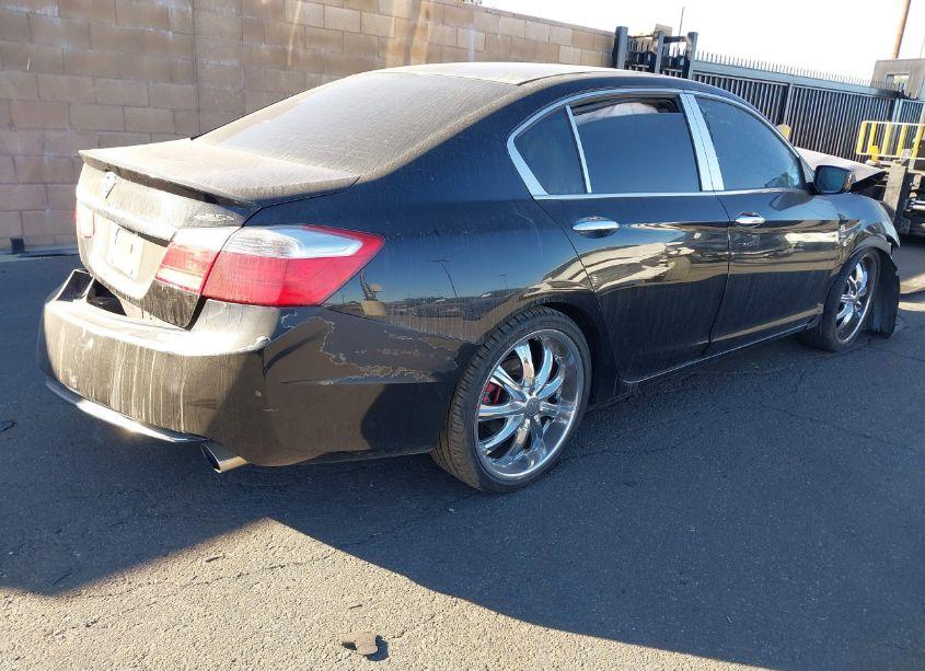 Photo 4 of 2015 Honda Accord SPORT (VIN 1HGCR2F5XFA069235)