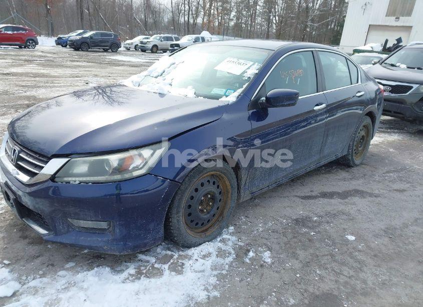 Photo 2 of 2015 Honda Accord SPORT (VIN 1HGCR2F5XFA086763)