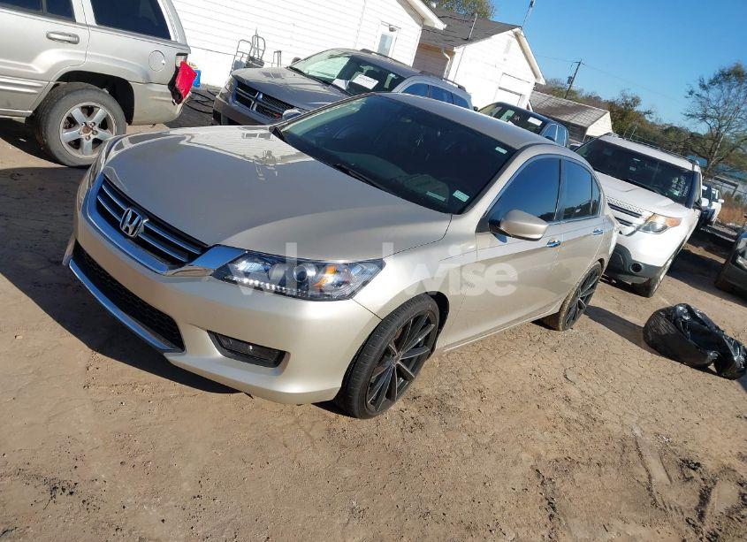Photo 2 of 2015 Honda Accord SPORT (VIN 1HGCR2F5XFA094569)