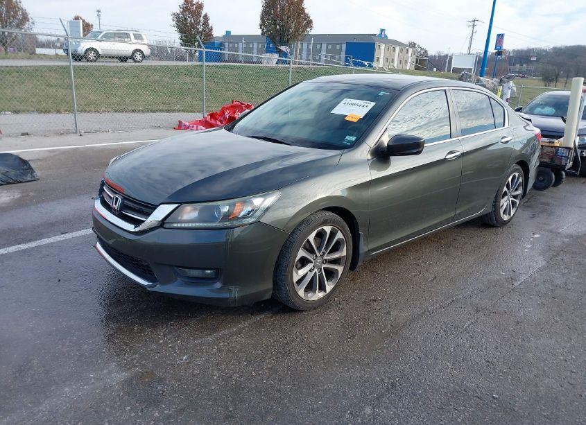 Photo 2 of 2015 Honda Accord SPORT (VIN 1HGCR2F5XFA098041)