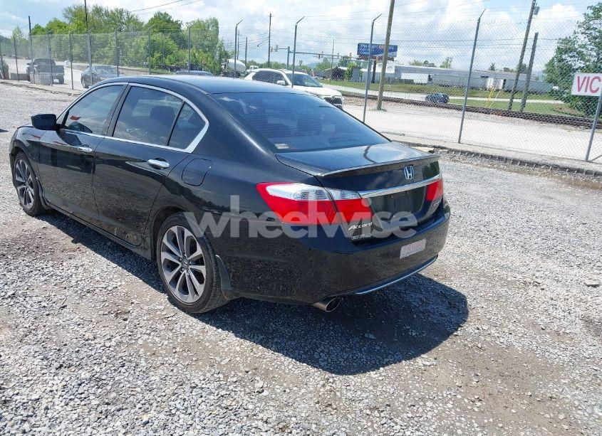 Photo 3 of 2015 Honda Accord SPORT (VIN 1HGCR2F5XFA157380)
