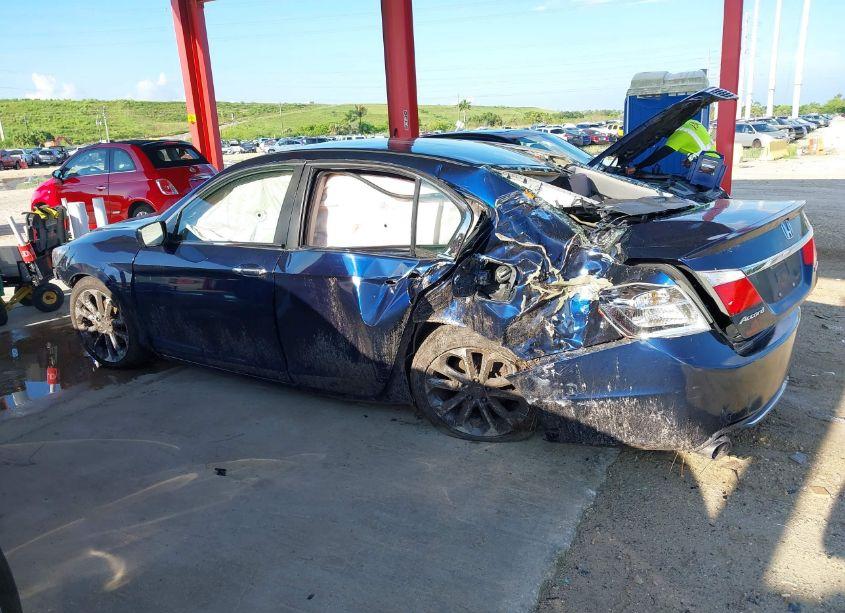 Photo 13 of 2015 Honda Accord SPORT (VIN 1HGCR2F5XFA181517)