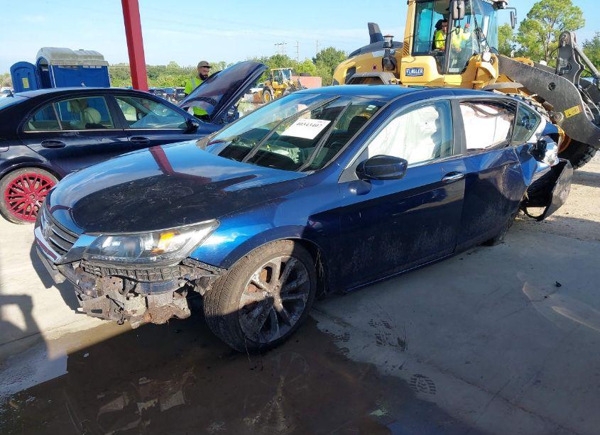 Photo 2 of 2015 Honda Accord SPORT (VIN 1HGCR2F5XFA181517)