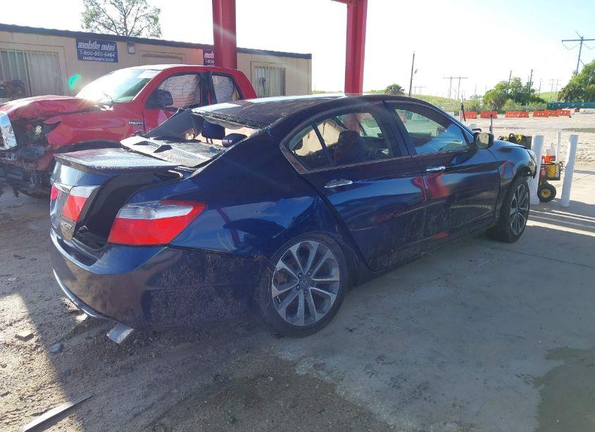 Photo 4 of 2015 Honda Accord SPORT (VIN 1HGCR2F5XFA181517)