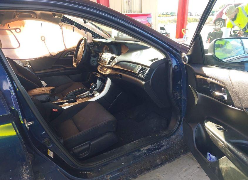 Photo 5 of 2015 Honda Accord SPORT (VIN 1HGCR2F5XFA181517)