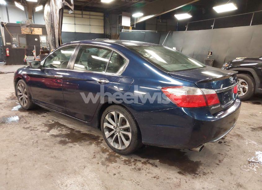 Photo 3 of 2015 Honda Accord SPORT (VIN 1HGCR2F5XFA226357)
