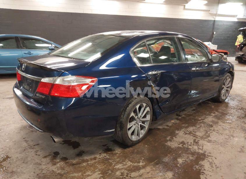 Photo 4 of 2015 Honda Accord SPORT (VIN 1HGCR2F5XFA226357)