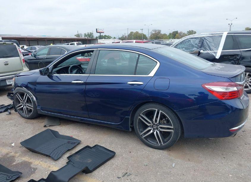 Photo 13 of 2016 Honda Accord SPORT (VIN 1HGCR2F5XGA055031)