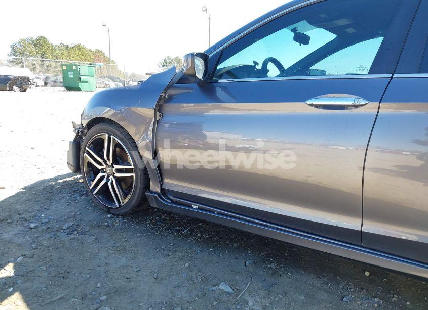 Photo 18 of 2016 Honda Accord SPORT (VIN 1HGCR2F5XGA076722)