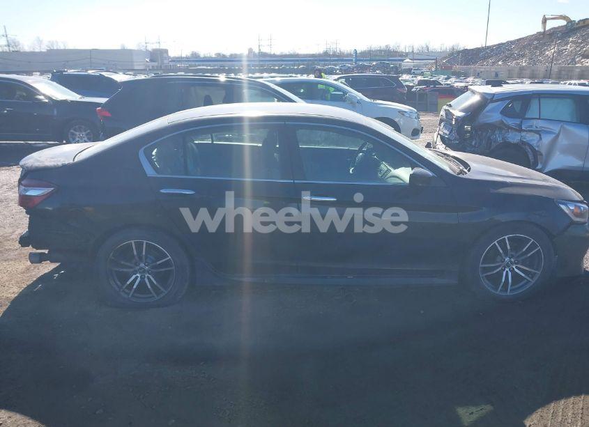 Photo 13 of 2016 Honda Accord SPORT (VIN 1HGCR2F5XGA113736)