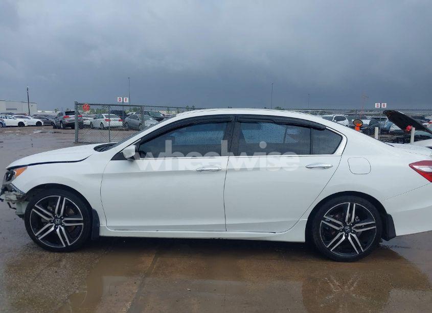 Photo 14 of 2016 Honda Accord SPORT (VIN 1HGCR2F5XGA113915)