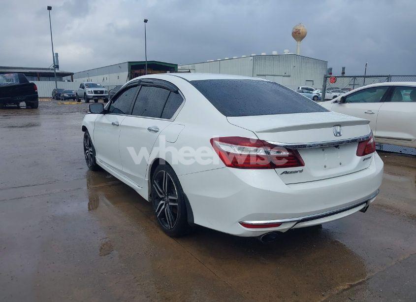 Photo 3 of 2016 Honda Accord SPORT (VIN 1HGCR2F5XGA113915)