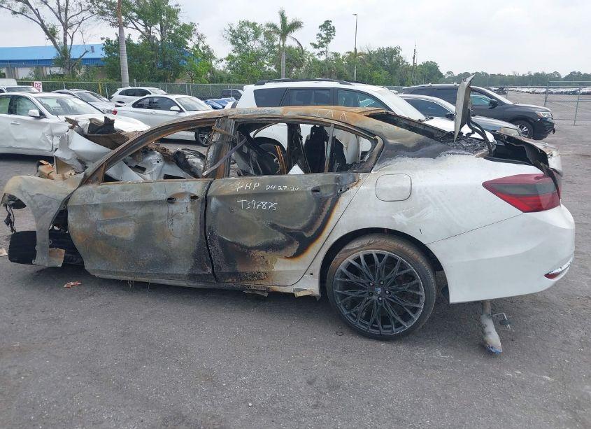 Photo 13 of 2016 Honda Accord SPORT (VIN 1HGCR2F5XGA117642)