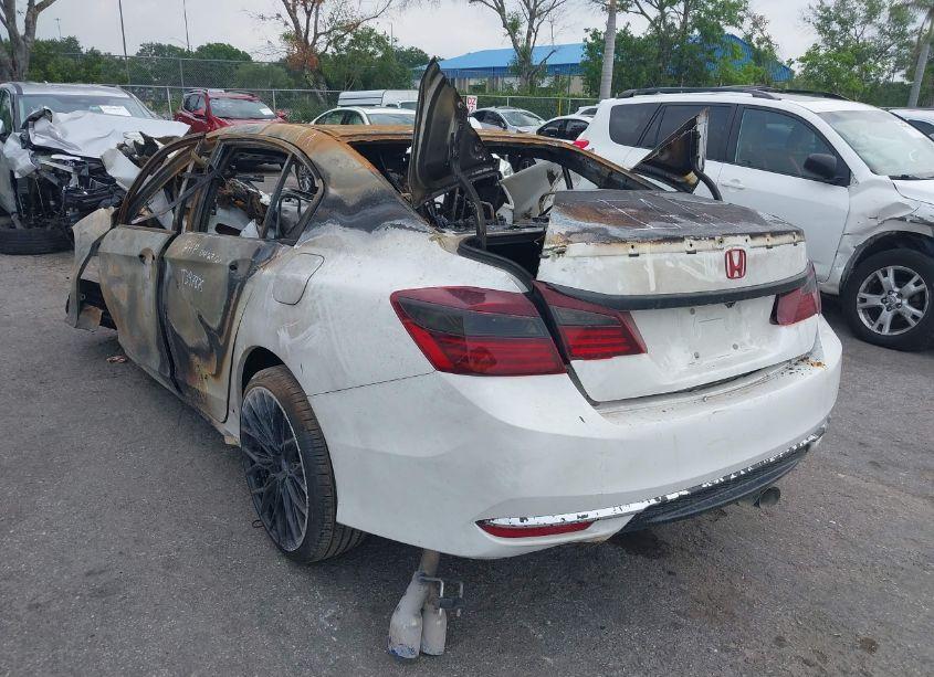 Photo 3 of 2016 Honda Accord SPORT (VIN 1HGCR2F5XGA117642)