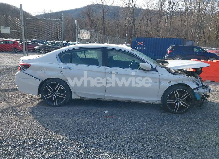 Photo 13 of 2016 Honda Accord SPORT (VIN 1HGCR2F5XGA123652)