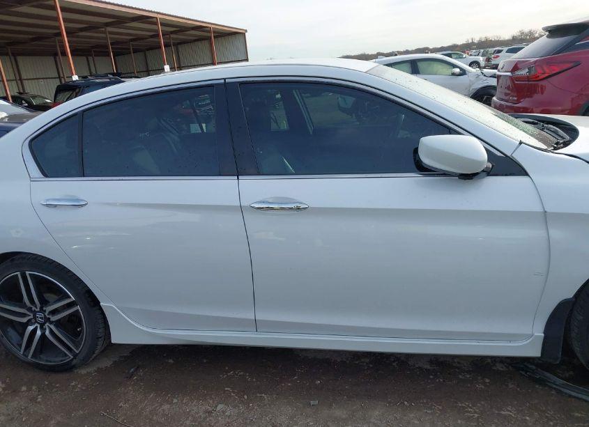 Photo 13 of 2016 Honda Accord SPORT (VIN 1HGCR2F5XGA210144)