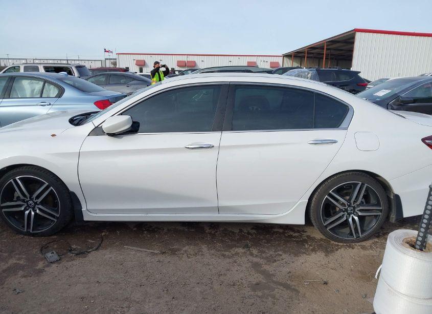 Photo 14 of 2016 Honda Accord SPORT (VIN 1HGCR2F5XGA210144)