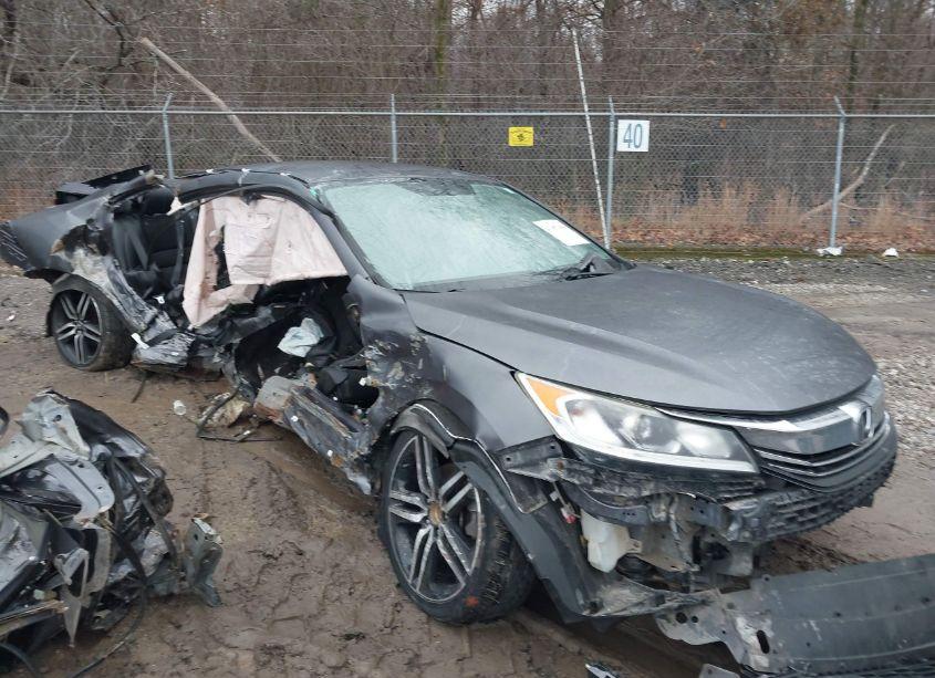 2017 Honda Accord SPORT (VIN 1HGCR2F5XHA016831) main photo