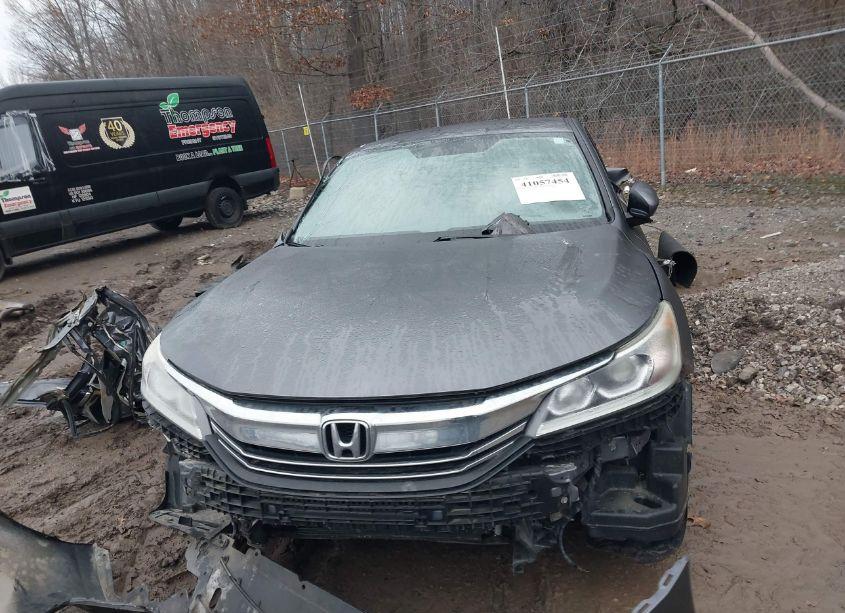 Photo 13 of 2017 Honda Accord SPORT (VIN 1HGCR2F5XHA016831)