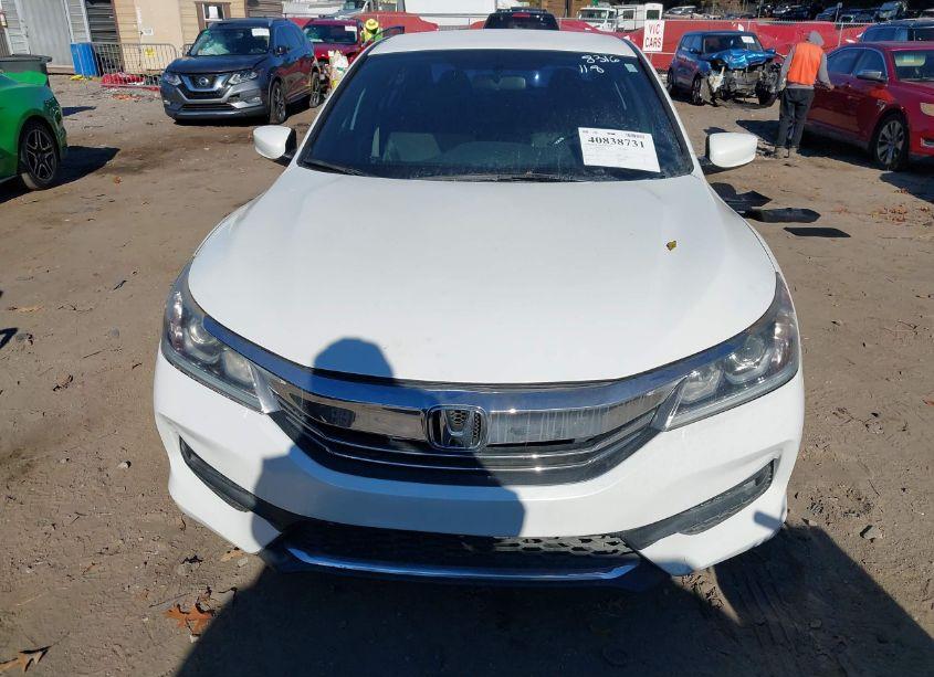 Photo 12 of 2017 Honda Accord SPORT (VIN 1HGCR2F5XHA028316)