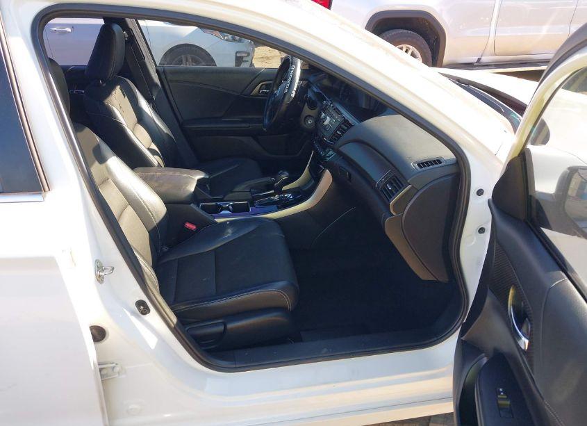 Photo 5 of 2017 Honda Accord SPORT (VIN 1HGCR2F5XHA028316)