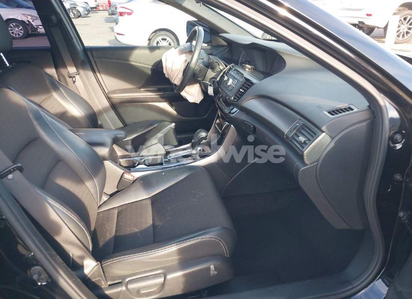 Photo 5 of 2017 Honda Accord SPORT (VIN 1HGCR2F5XHA188051)