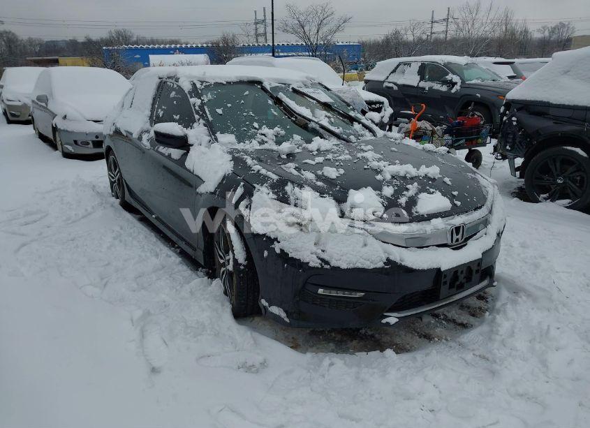 2017 Honda Accord SPORT (VIN 1HGCR2F5XHA256106) main photo