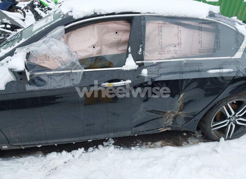 Photo 6 of 2017 Honda Accord SPORT (VIN 1HGCR2F5XHA256106)