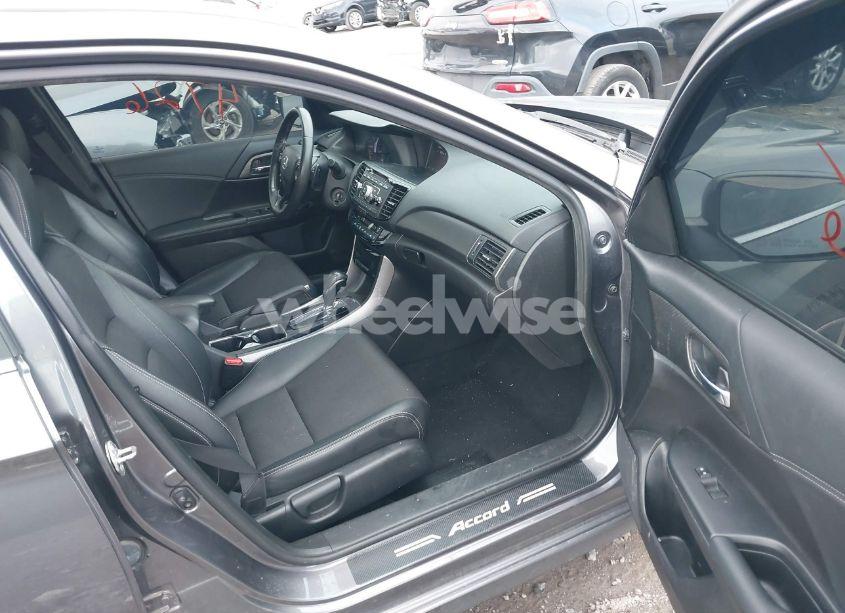 Photo 5 of 2017 Honda Accord SPORT (VIN 1HGCR2F5XHA295486)