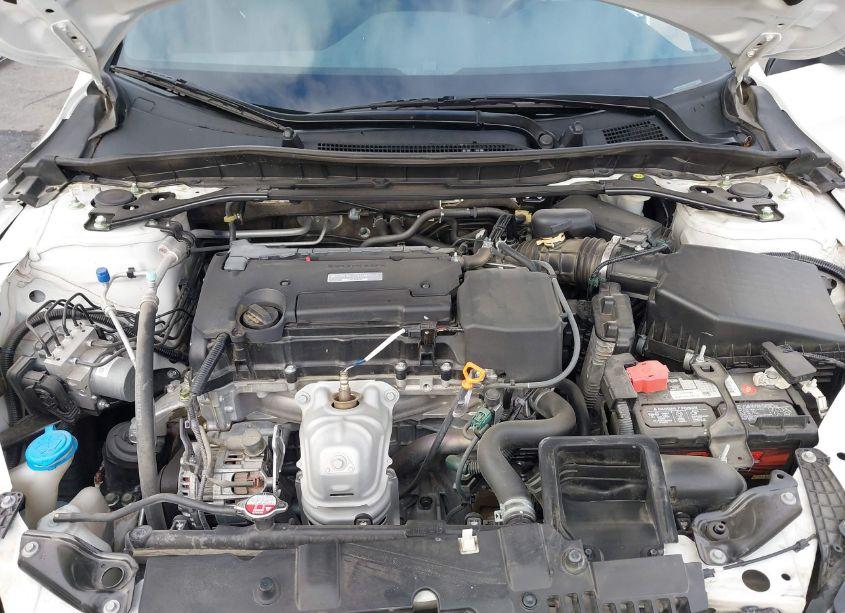 Photo 10 of 2016 Honda Accord SPORT (VIN 1HGCR2F60GA109820)