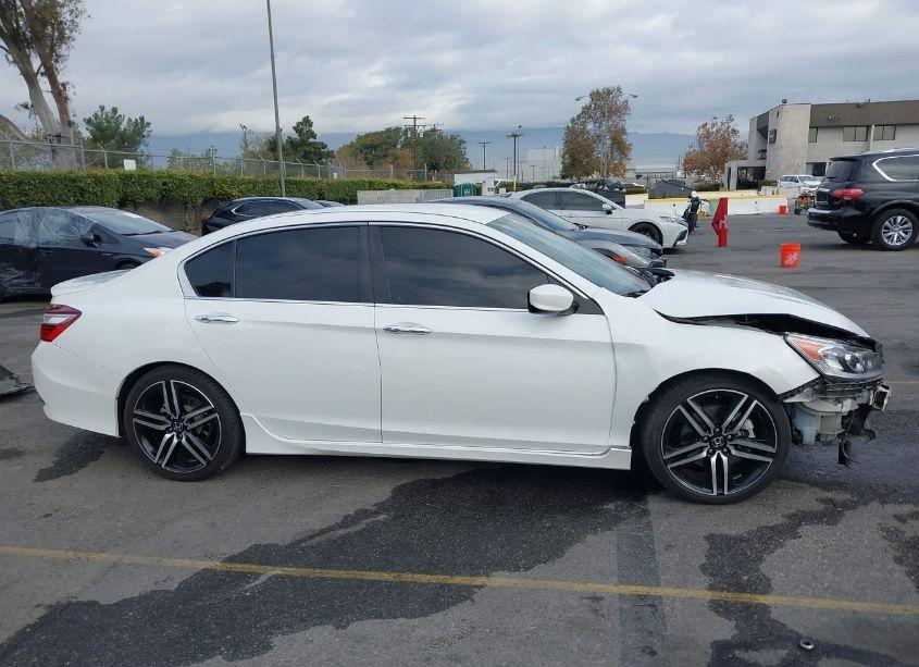 Photo 14 of 2016 Honda Accord SPORT (VIN 1HGCR2F60GA109820)
