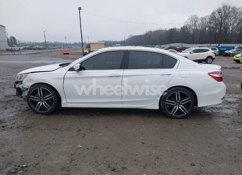 Photo 15 of 2017 Honda Accord SPORT (VIN 1HGCR2F60HA108877)