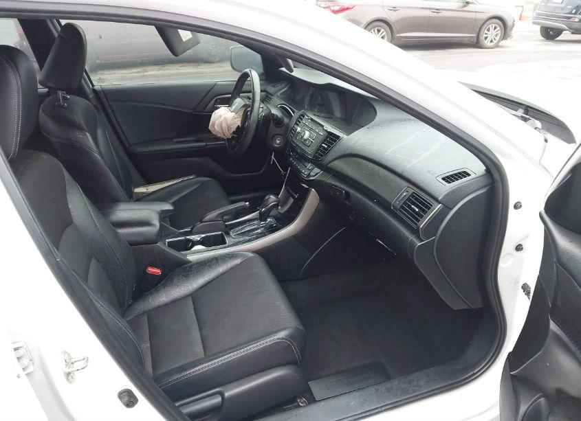 Photo 5 of 2016 Honda Accord SPORT (VIN 1HGCR2F61GA226127)