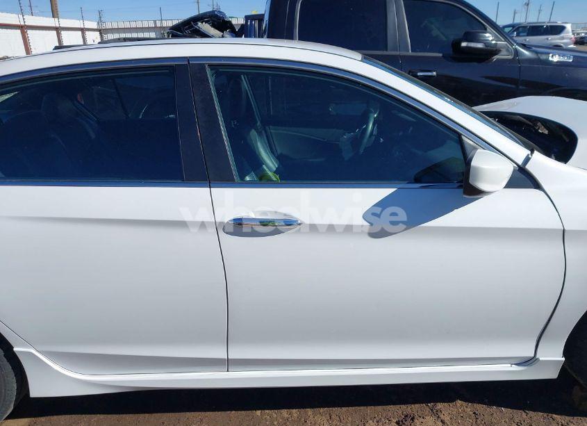 Photo 13 of 2017 Honda Accord SPORT (VIN 1HGCR2F61HA001644)