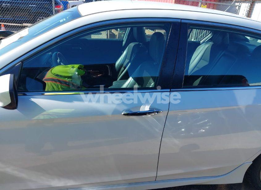 Photo 14 of 2017 Honda Accord SPORT (VIN 1HGCR2F61HA001644)