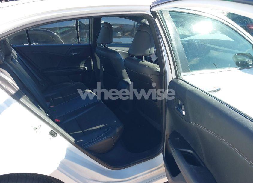 Photo 8 of 2017 Honda Accord SPORT (VIN 1HGCR2F61HA001644)