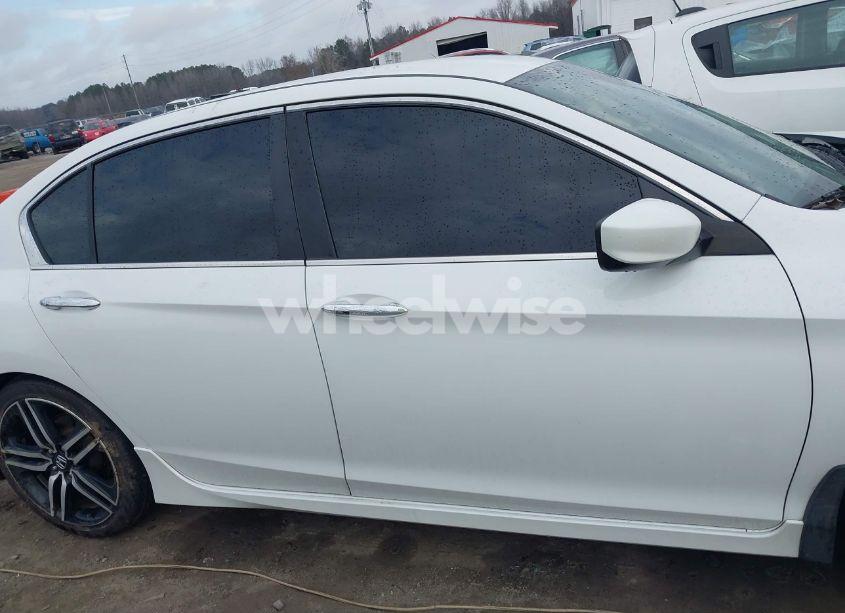 Photo 13 of 2017 Honda Accord SPORT (VIN 1HGCR2F62HA022423)