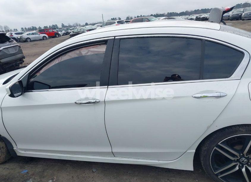 Photo 14 of 2017 Honda Accord SPORT (VIN 1HGCR2F62HA022423)