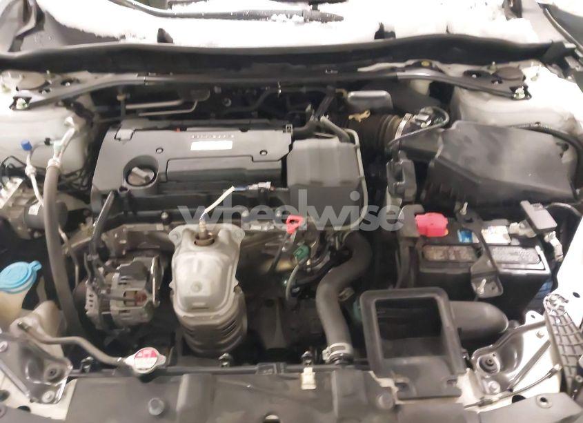 Photo 10 of 2017 Honda Accord SPORT (VIN 1HGCR2F62HA178252)