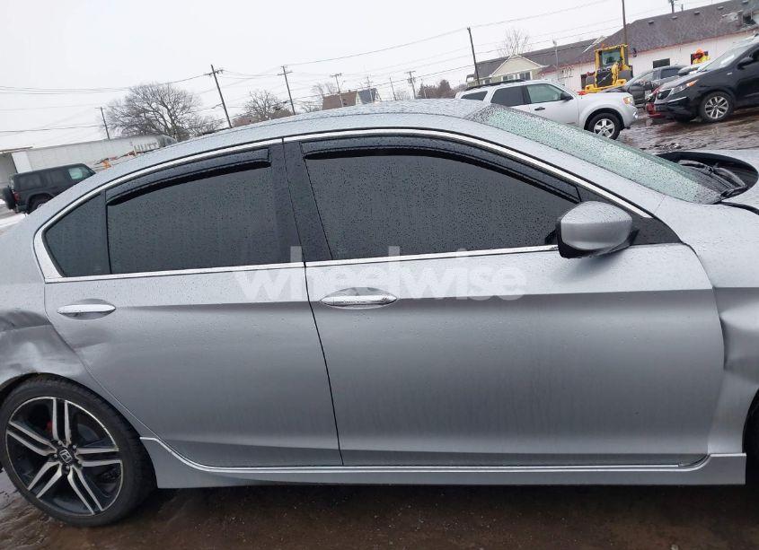 Photo 13 of 2017 Honda Accord SPORT (VIN 1HGCR2F62HA243410)