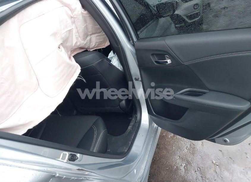 Photo 8 of 2017 Honda Accord SPORT (VIN 1HGCR2F62HA243410)