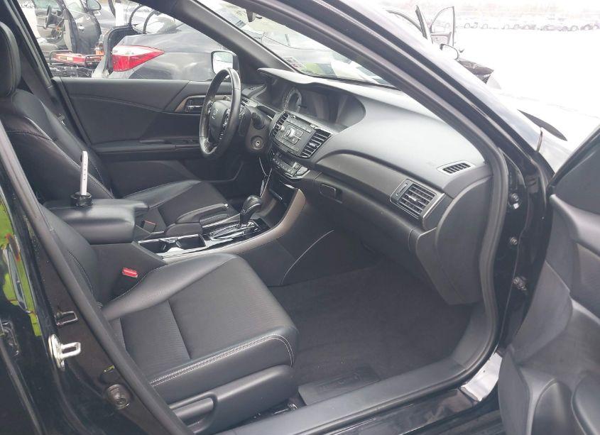 Photo 5 of 2016 Honda Accord SPORT (VIN 1HGCR2F63GA207935)