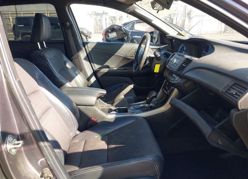 Photo 5 of 2017 Honda Accord SPORT (VIN 1HGCR2F64HA014730)